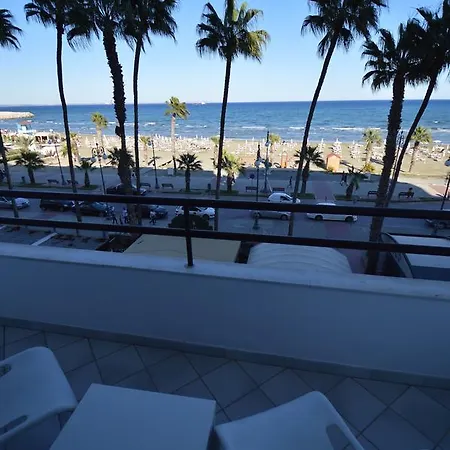 Krasas Flats شقة لارنكا