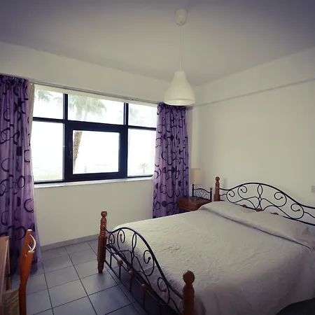 Krasas Flats * لارنكا