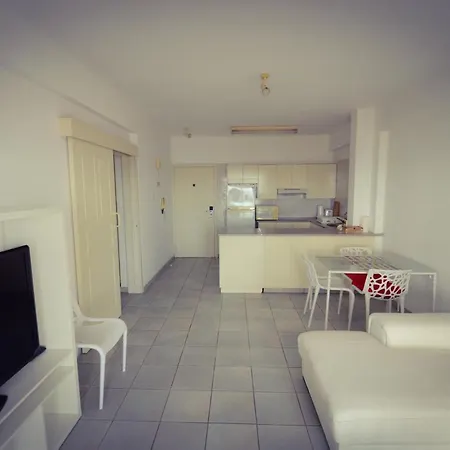 Krasas Flats * لارنكا